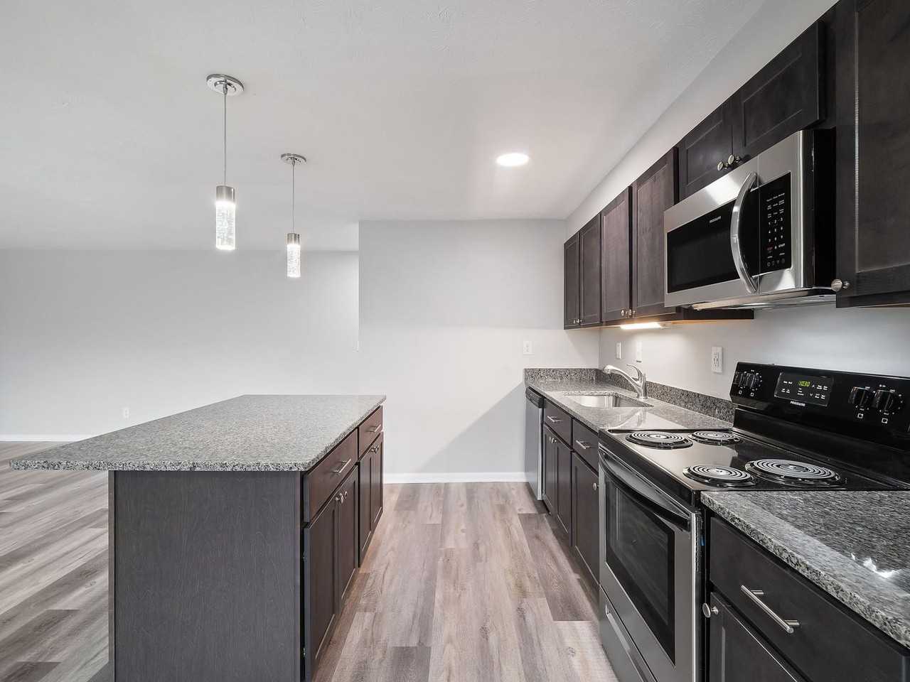 Claridge House Apartments - Photo 3 of 50