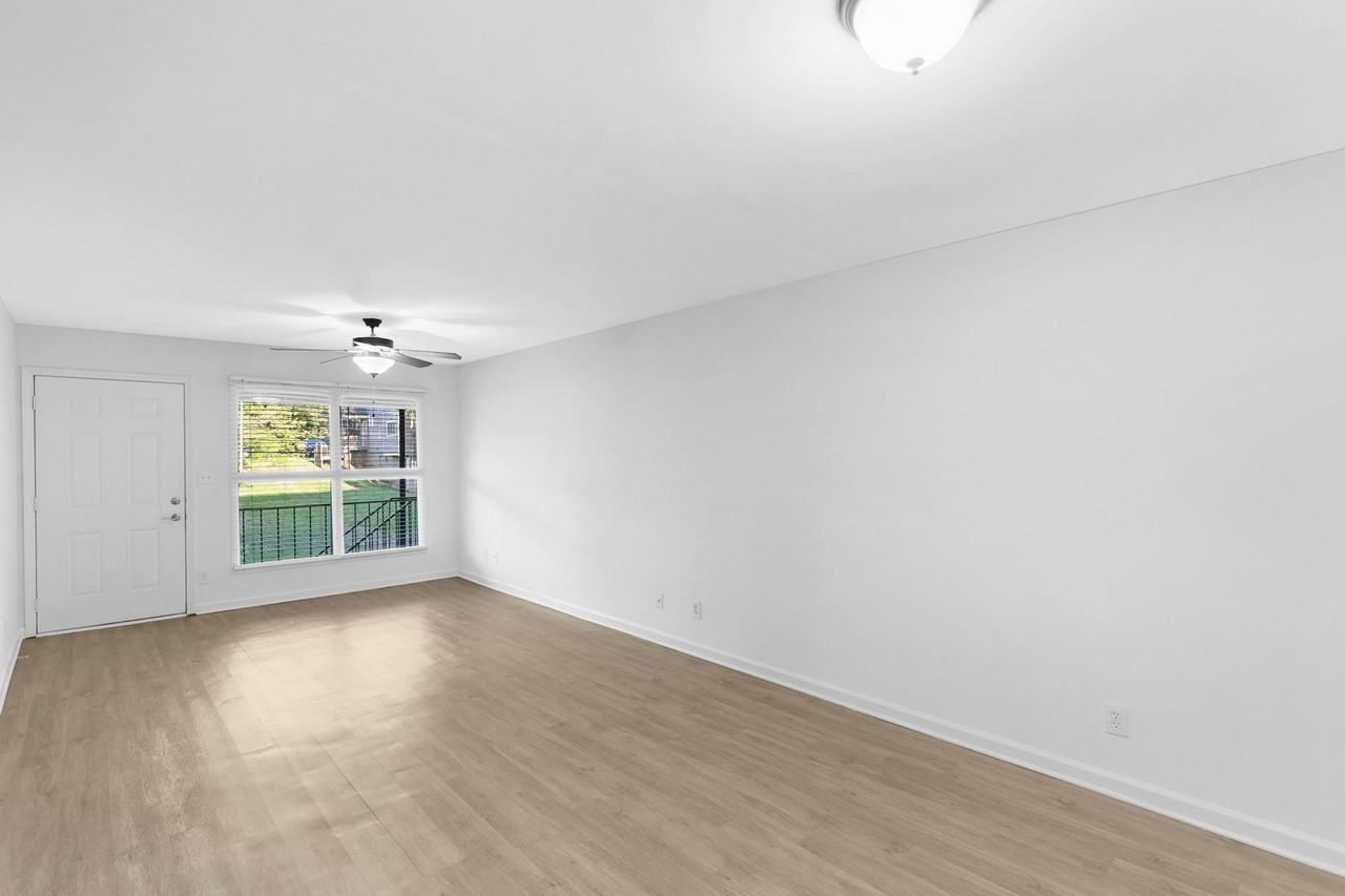 Glen Iris Place - Photo 4 of 7