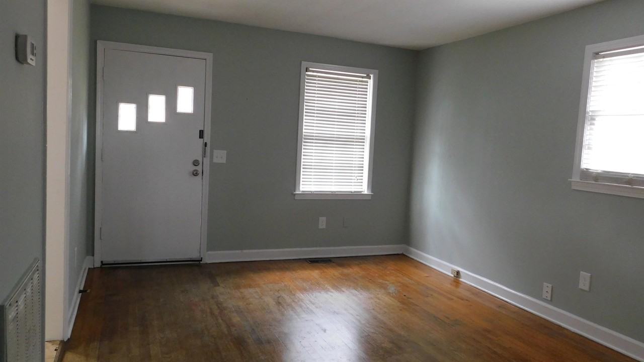 1109 Patterson St #1 - Photo 2 of 10