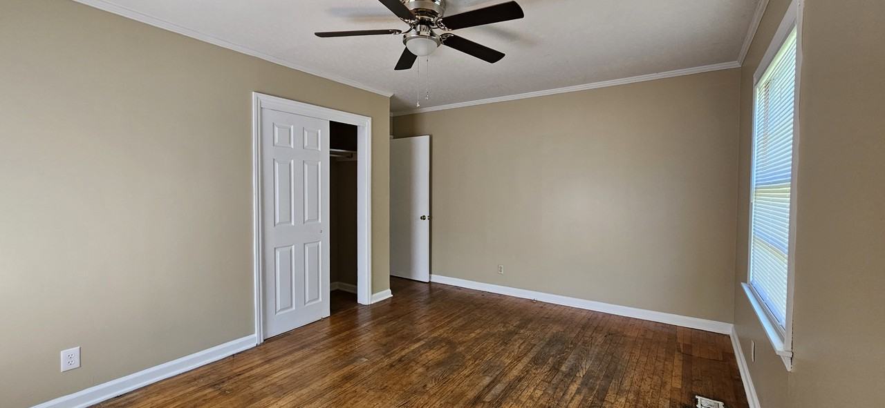 2004 Roebuck St - Photo 7 of 36