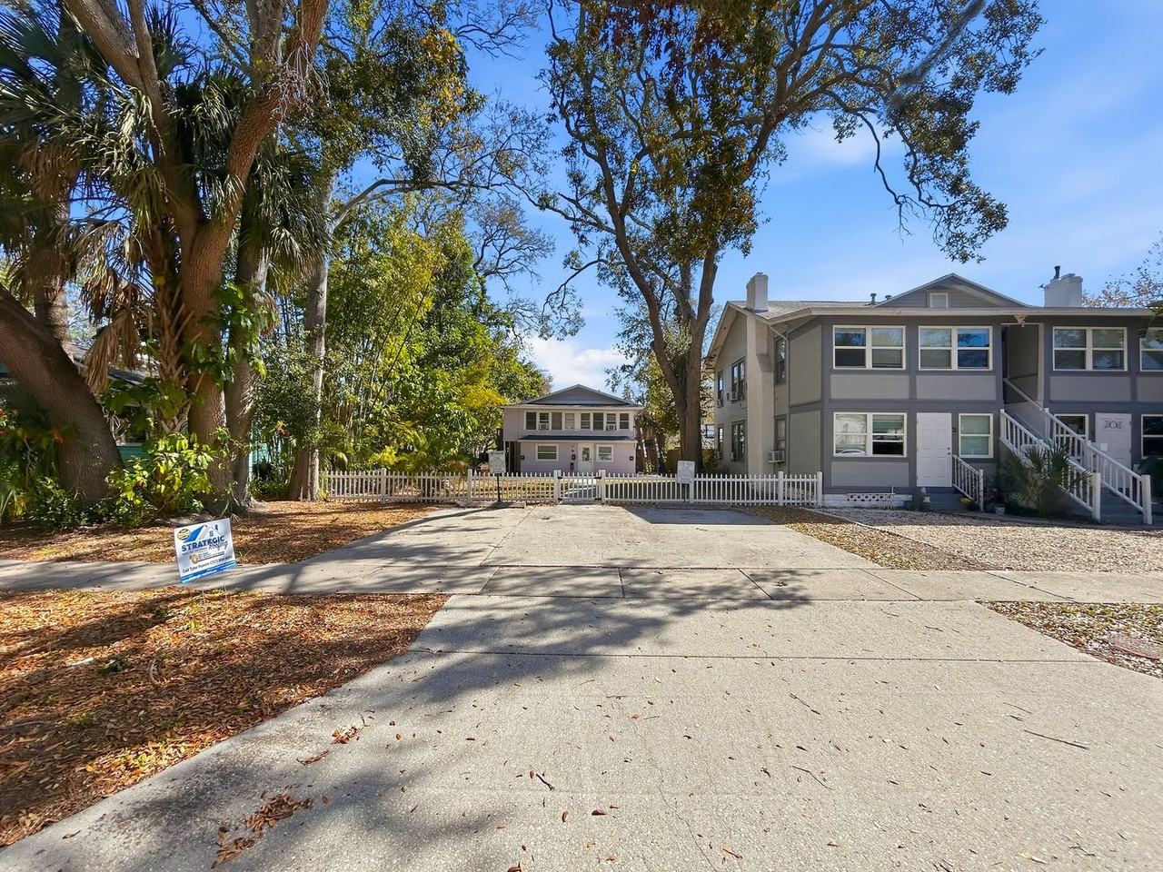 1115 Highland St N - Photo 2 of 26