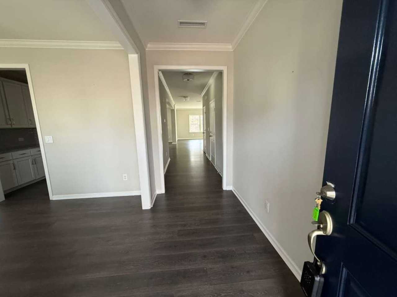 2035 Beacon Ave #1 - Photo 3 of 48