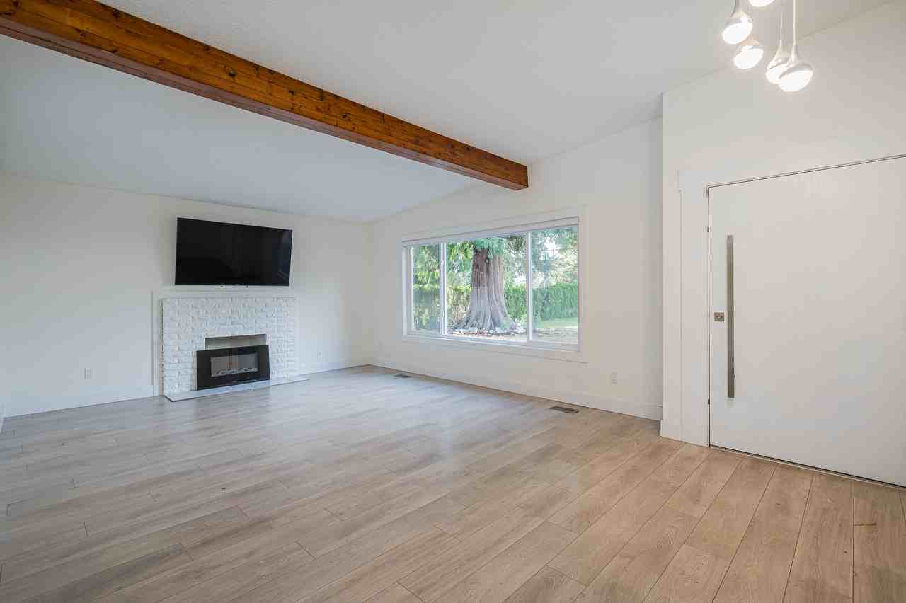 2878 266b St #MAIN - Photo 6 of 34