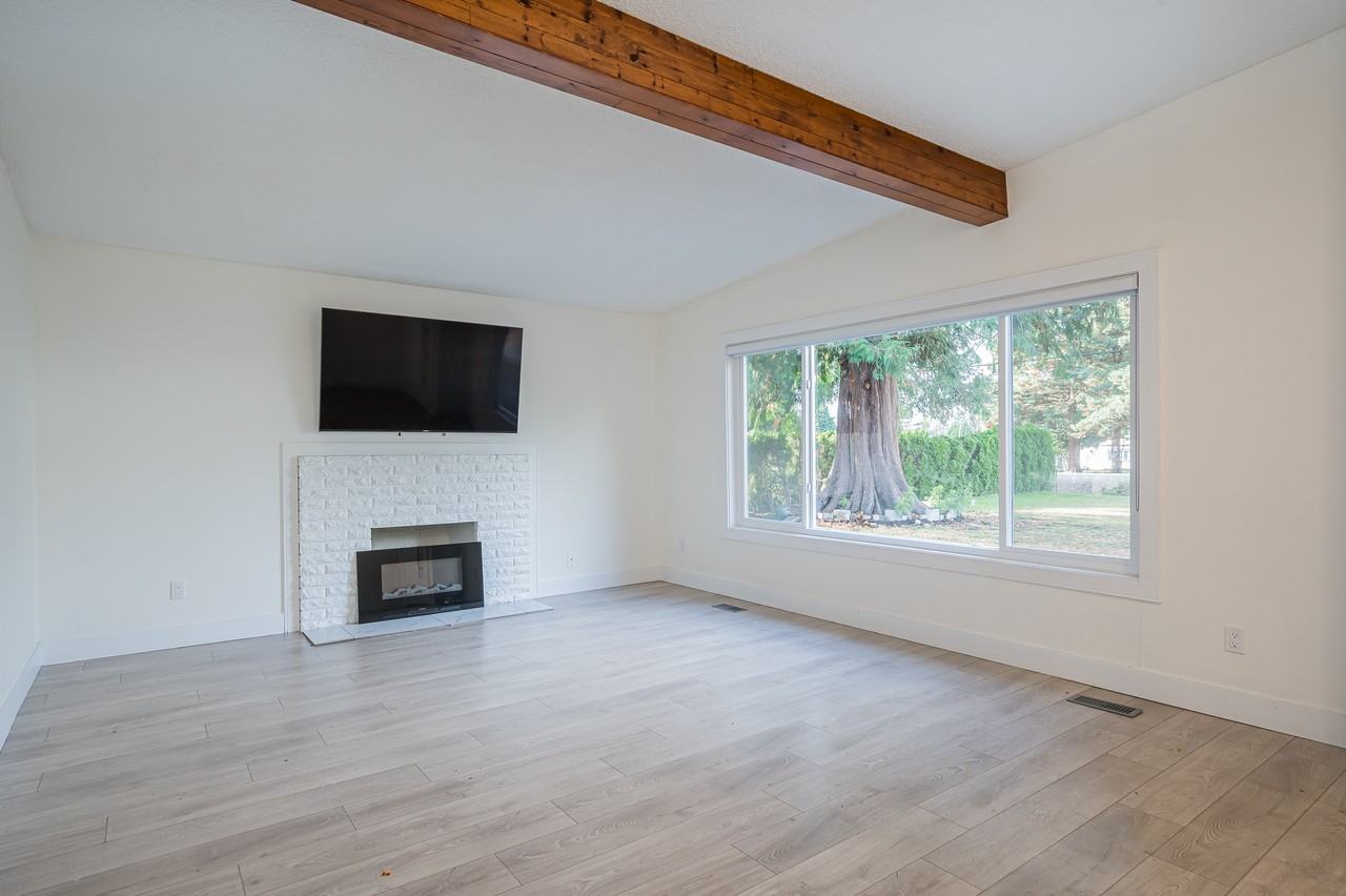 2878 266b St #MAIN - Photo 7 of 34