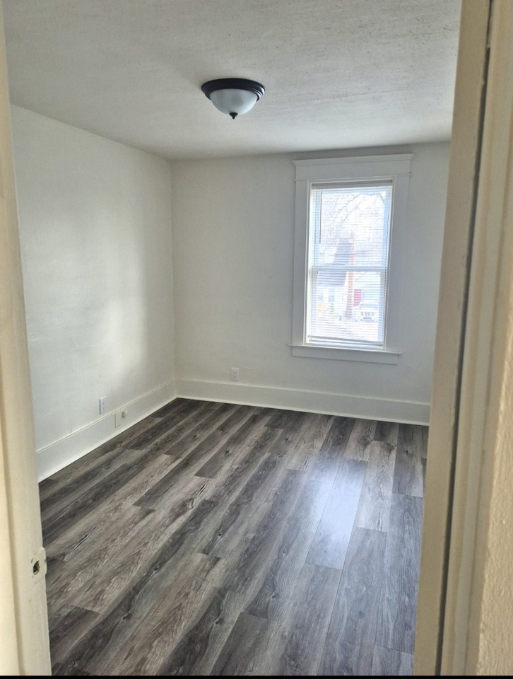 84 Stout St #1 - Photo 5 of 13