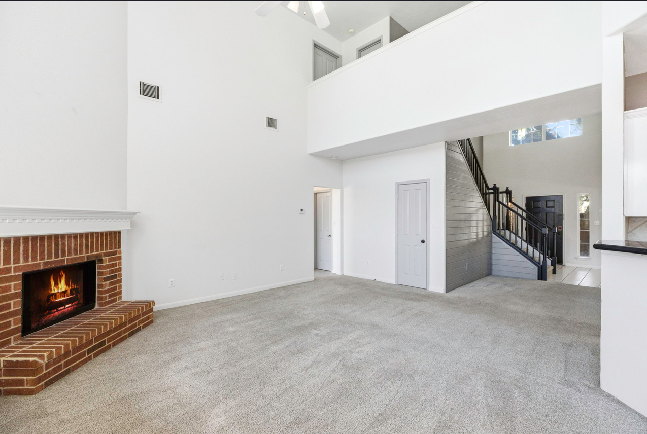 2635 Lakehills #1 - Photo 4 of 26