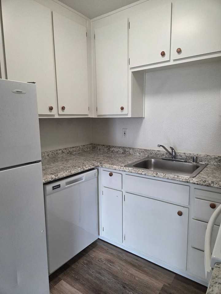 Blue Heron - Dhillon - 0220 - Photo 7 of 18