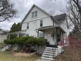 featured image of 211 Cornell St #1