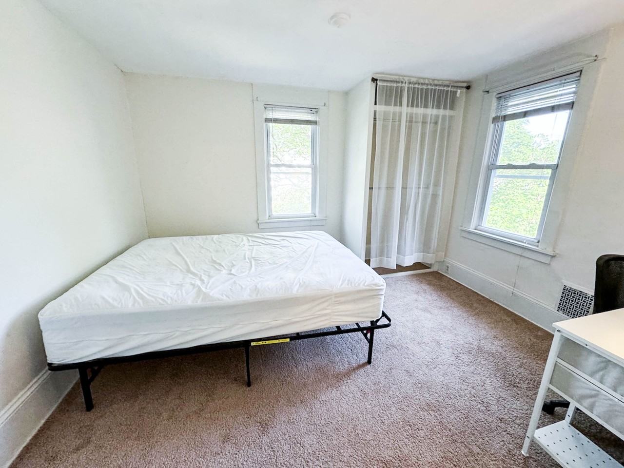 213 Cornell St #1 - Photo 5 of 24