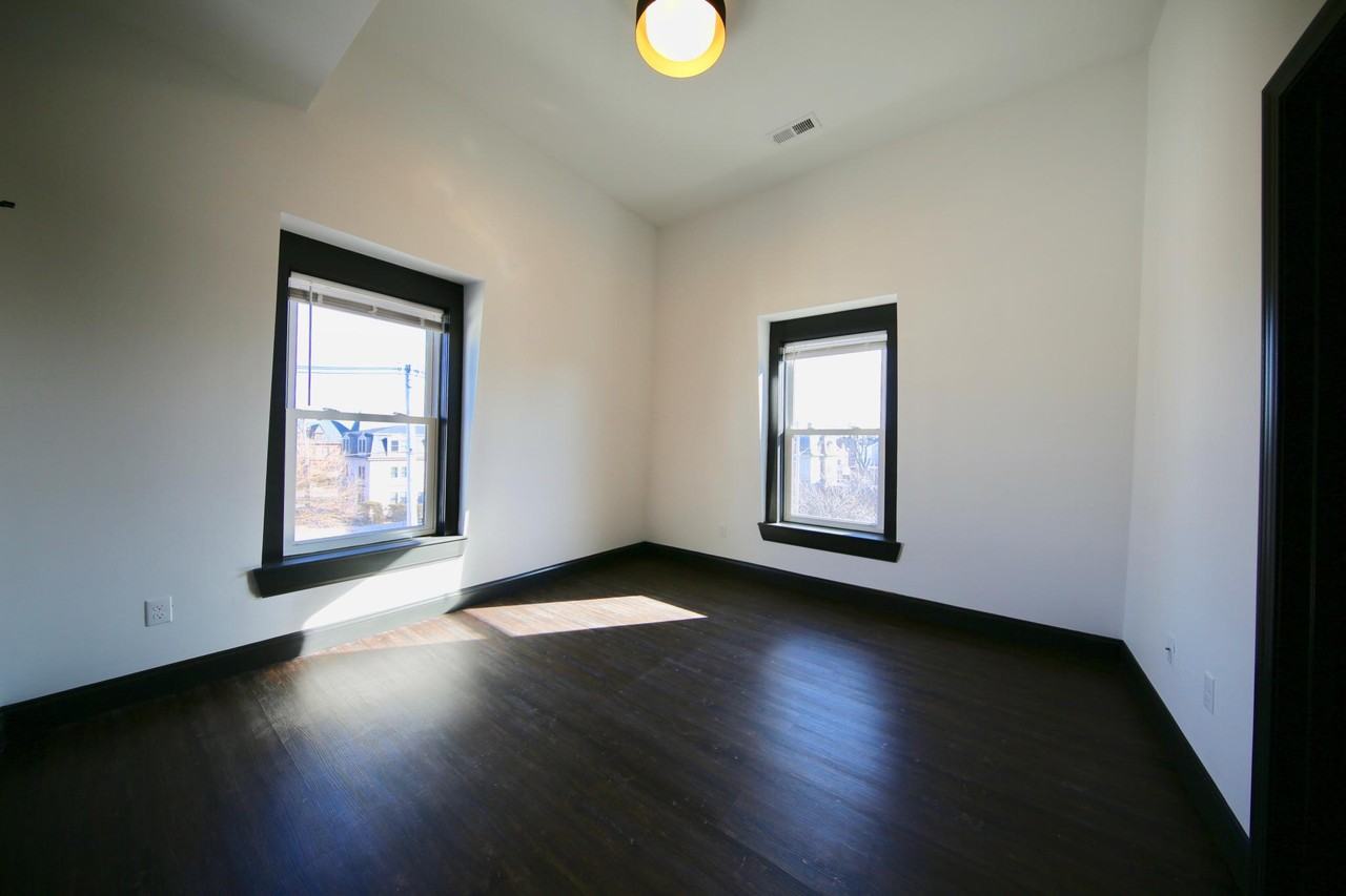 125 TobeyApt 3 #3 - Photo 4 of 7