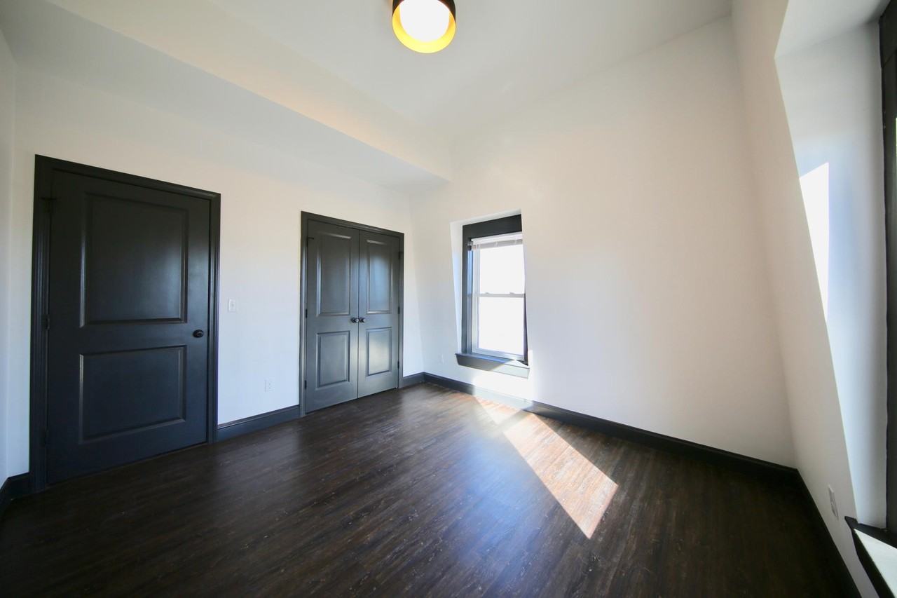 125 TobeyApt 3 #3 - Photo 5 of 7