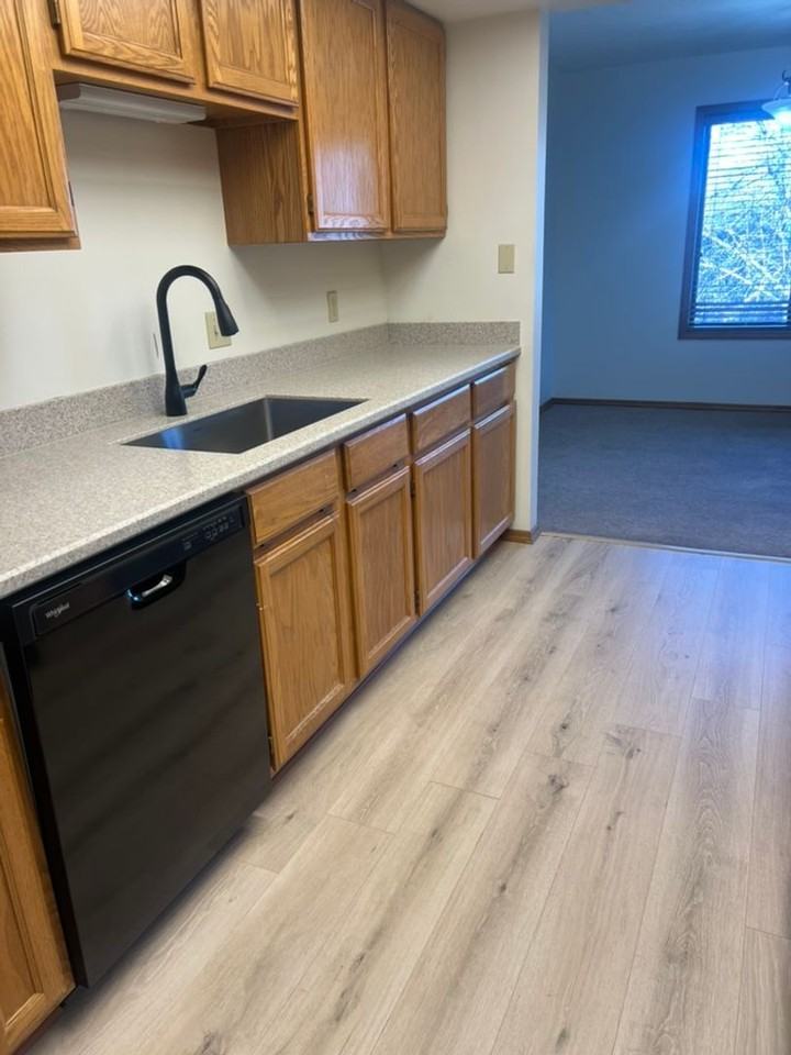 2200 W Dickerson St - Photo 5 of 10