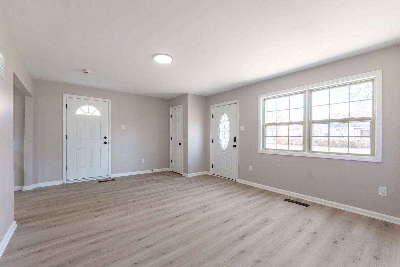 957 Exeter Rd #1 - Photo 3 of 21