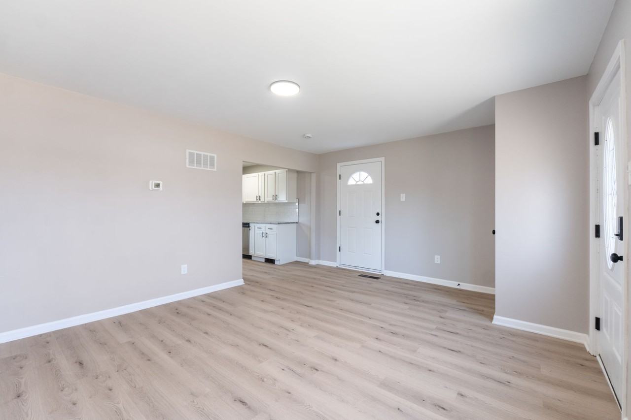 957 Exeter Rd #1 - Photo 4 of 21