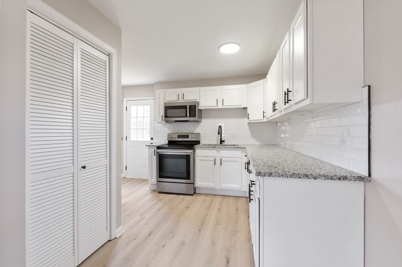 957 Exeter Rd #1 - Photo 5 of 21