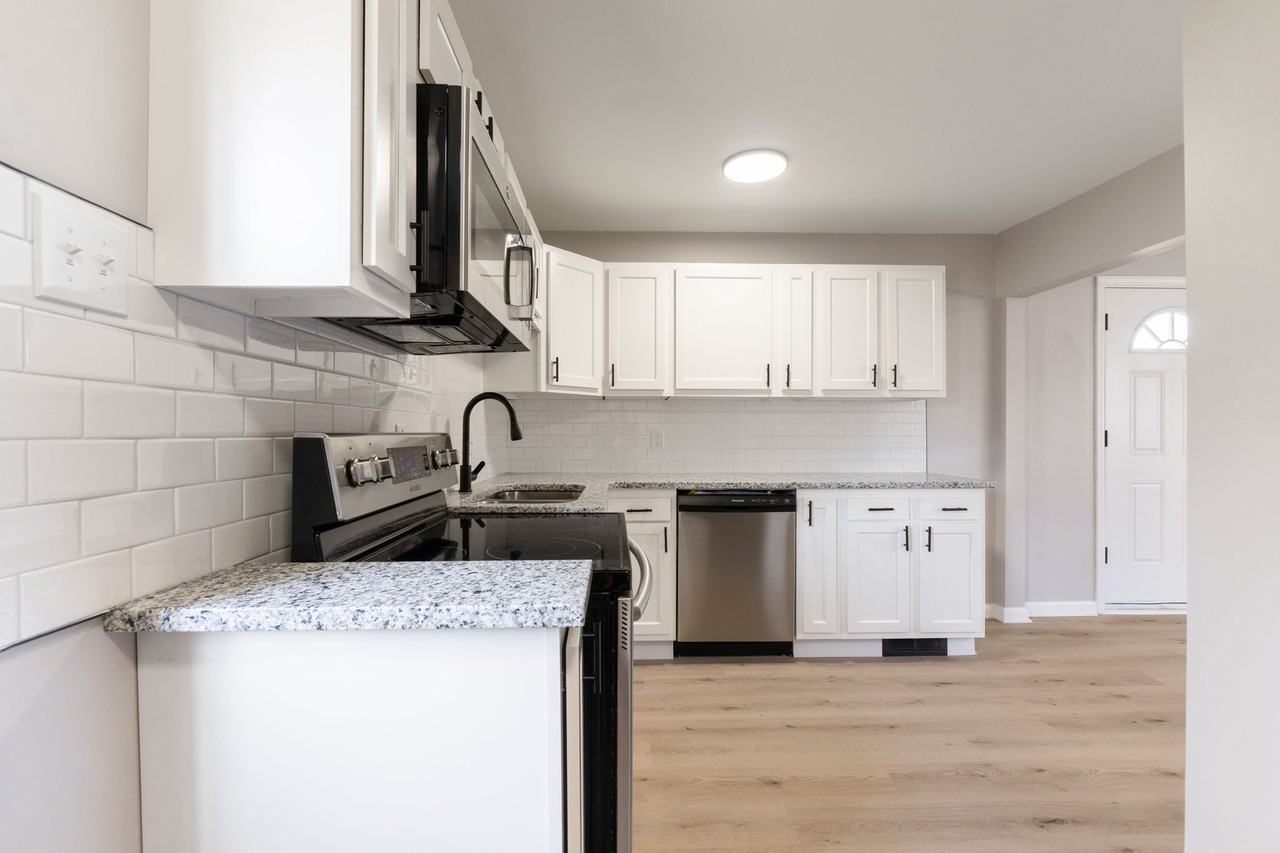 957 Exeter Rd #1 - Photo 7 of 21