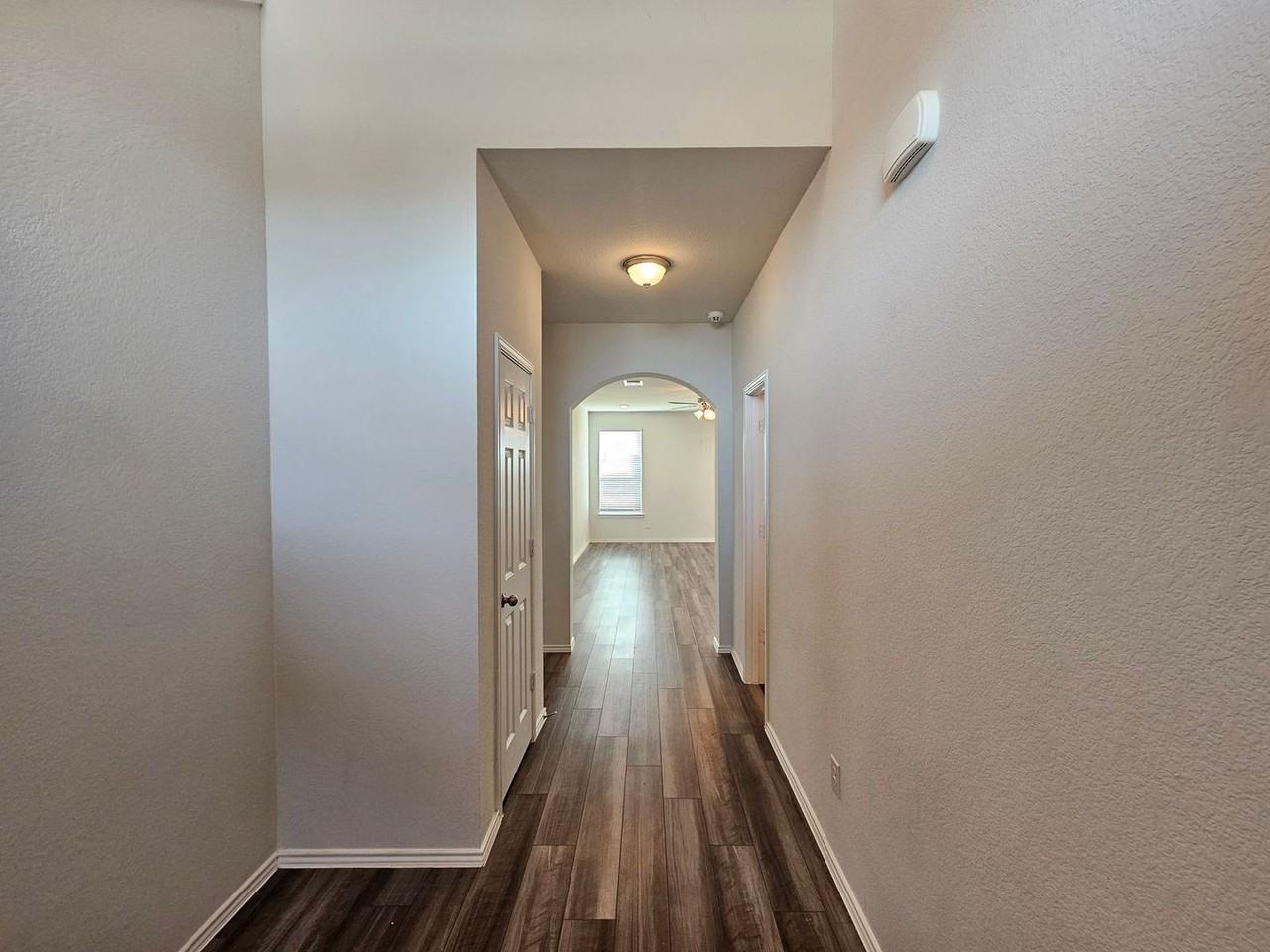 9304 Vaquero Way - Photo 3 of 37