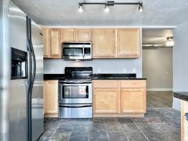 featured image of 933 E Front St