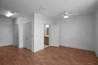 918 S Lincoln St - Photo 1 of 1