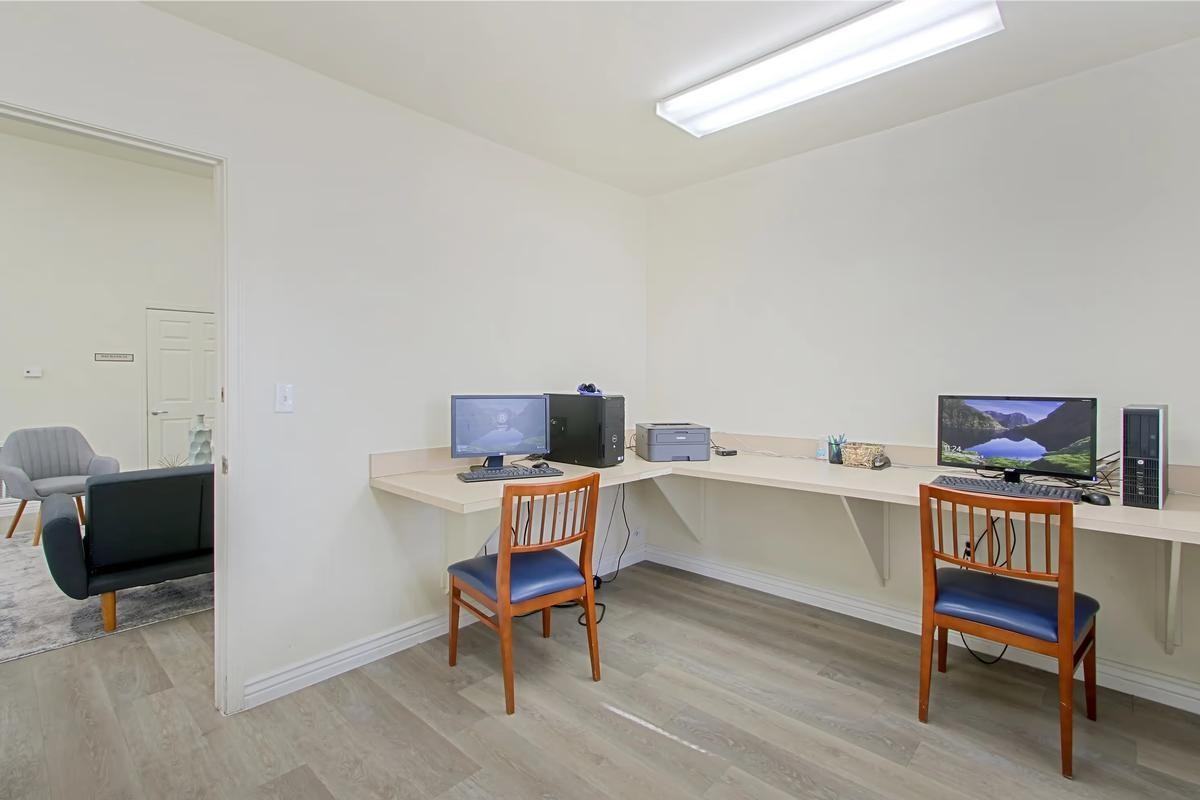 13387 N Lon Adams Rd - Photo 6 of 19