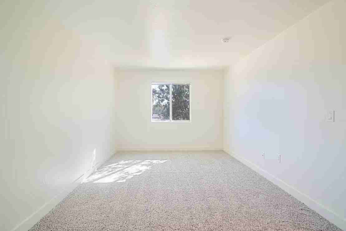 13387 N Lon Adams Rd - Photo 5 of 19