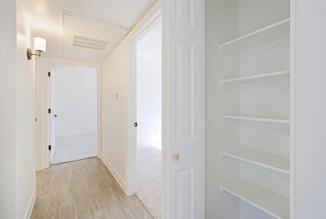 13387 N Lon Adams Rd - Photo 2 of 19