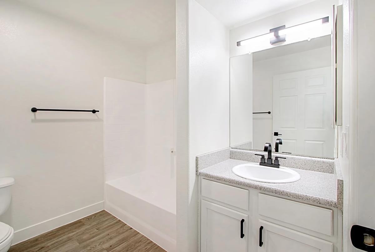 13387 N Lon Adams Rd - Photo 3 of 19