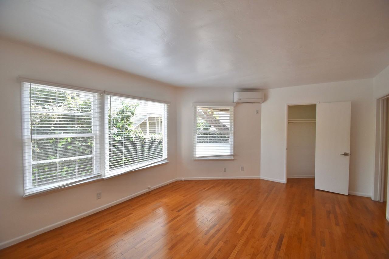 14830 - Photo 2 of 30