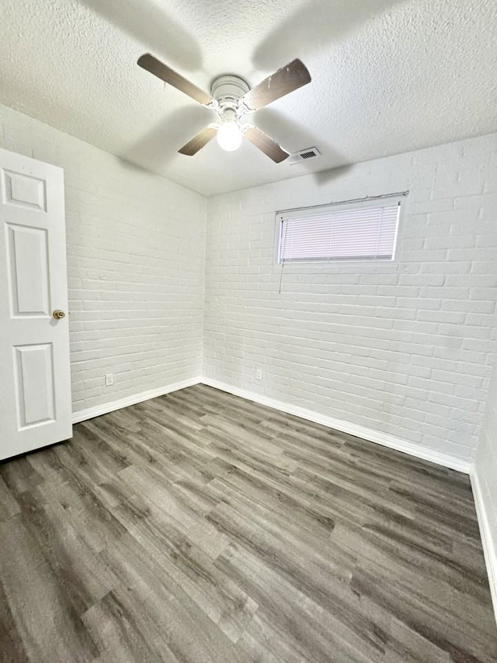 2026 W 9th St #C - Photo 4 of 5