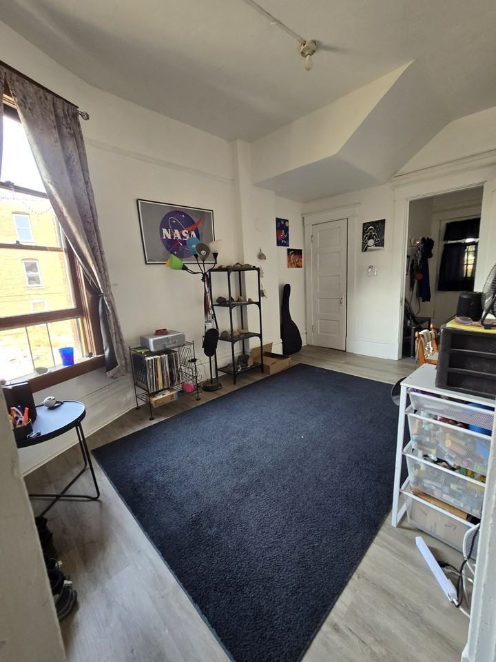 727 Maryland Ave #727 - Photo 6 of 12