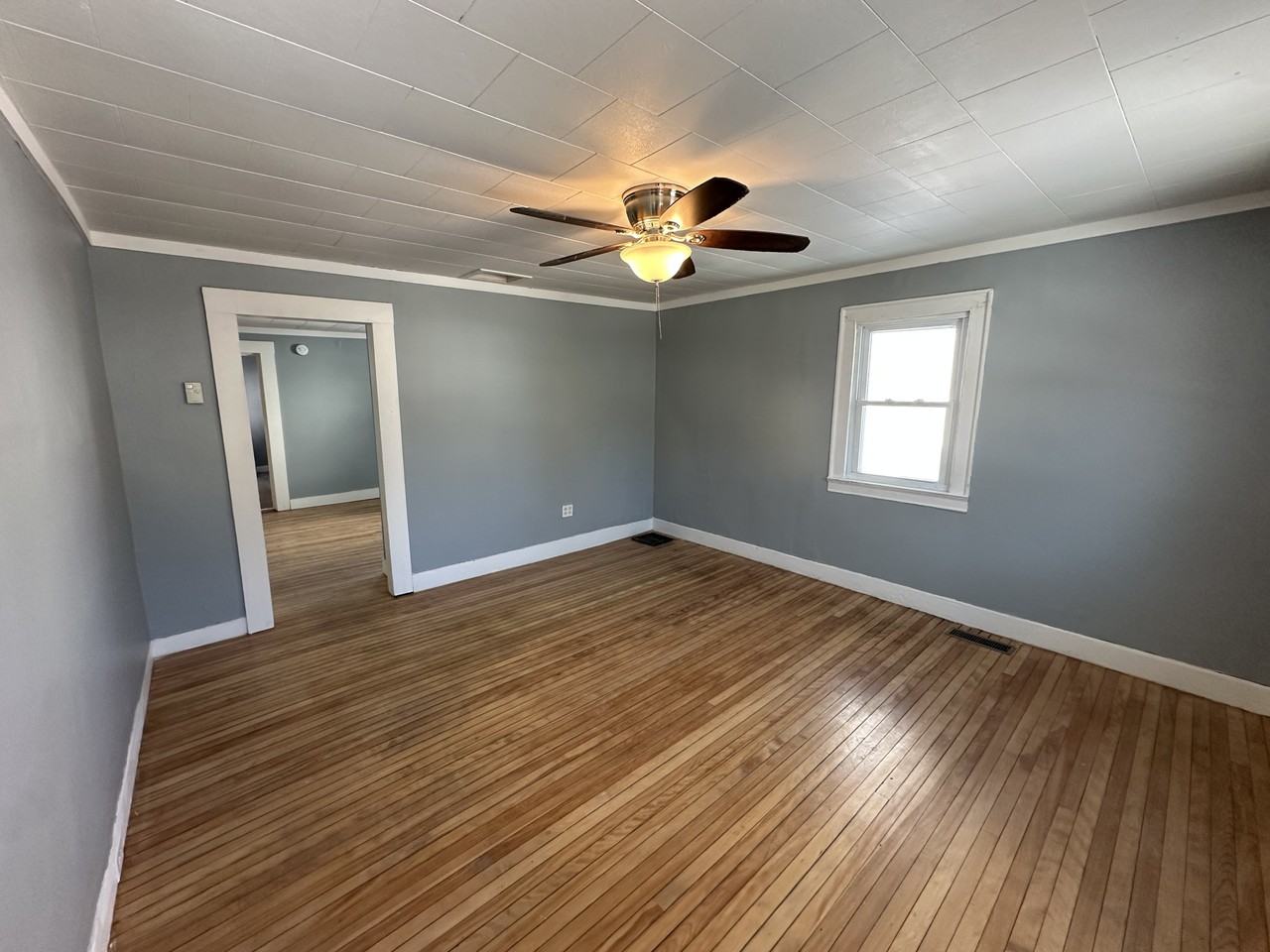 180 Birch St #2 - Photo 4 of 10