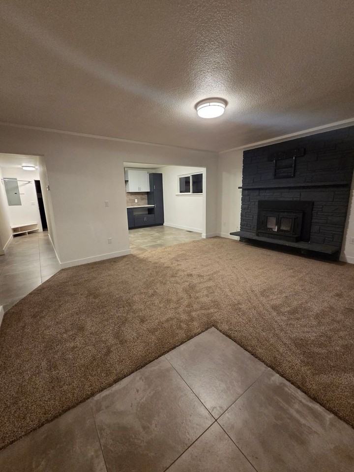 6315 S C St - Photo 2 of 15