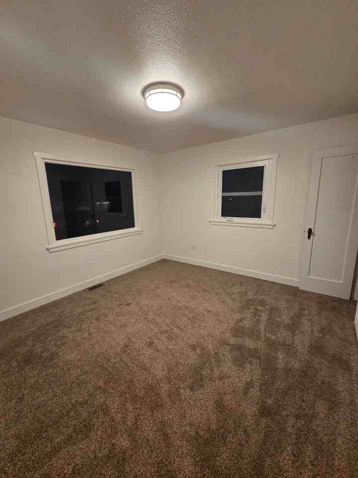 6315 S C St - Photo 6 of 15