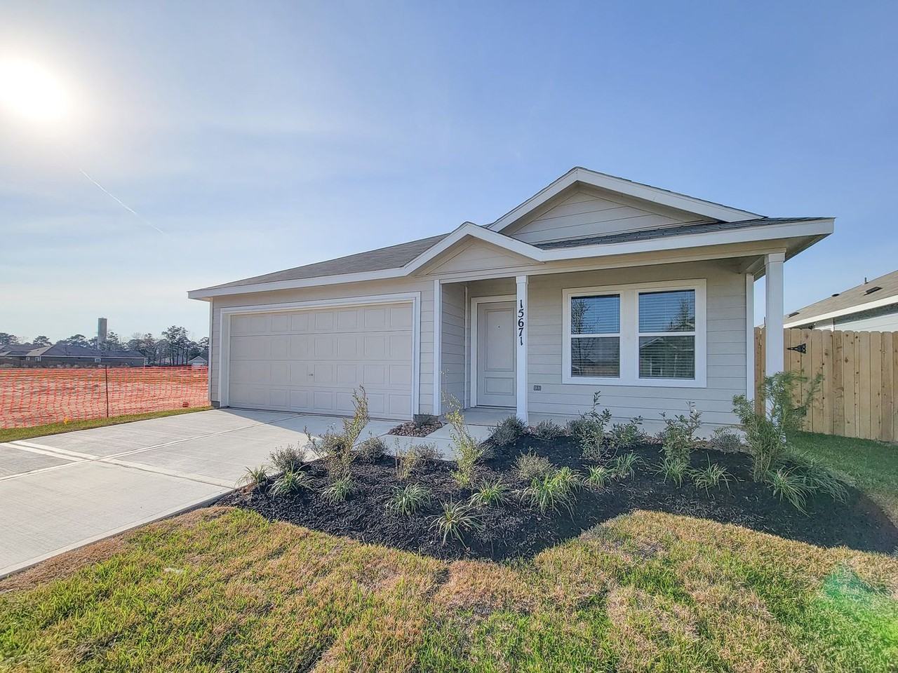 15671 Plum Brook Dr - Photo 2 of 37