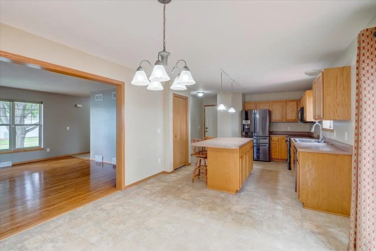 1406 Dewberry Dr #1 - Photo 6 of 18
