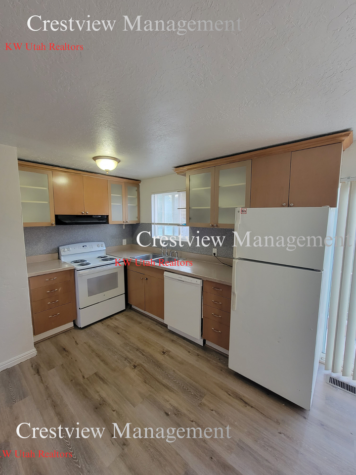 7929 W 3320 S - Photo 5 of 13