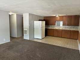 featured image of 421 E 10th St