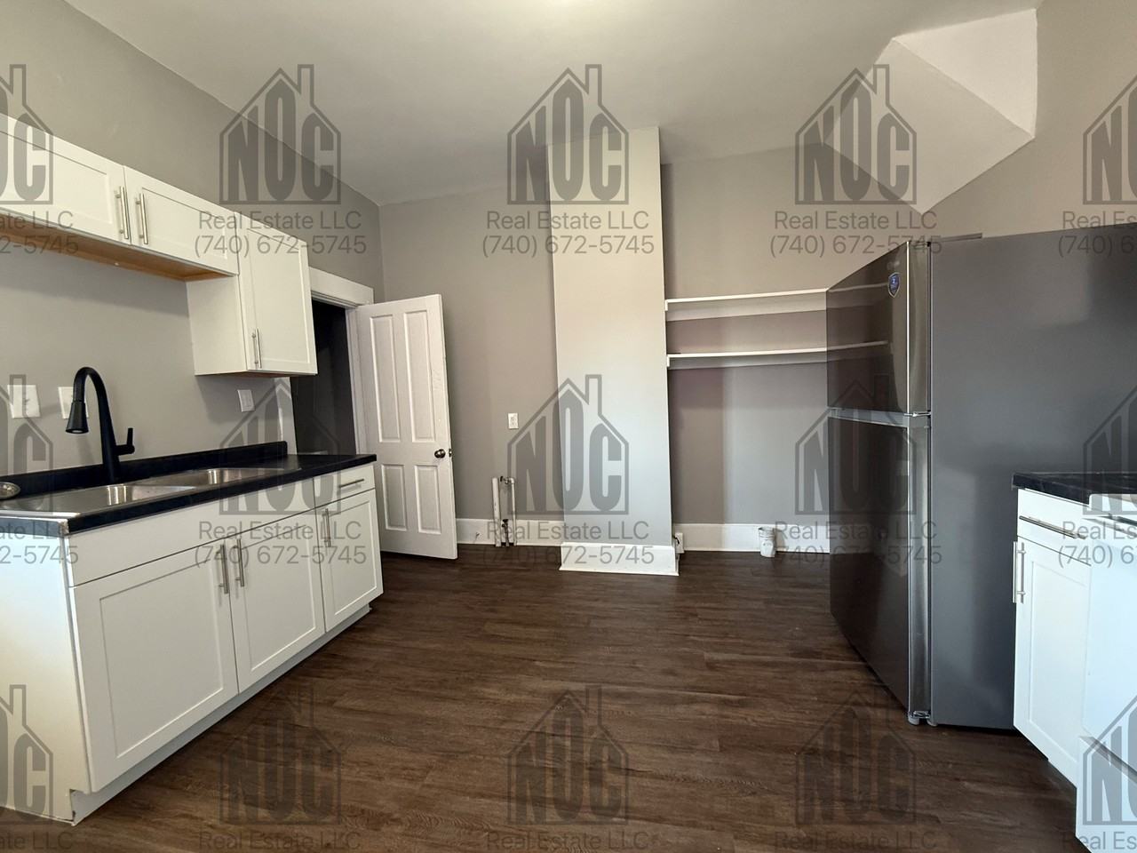 438 440 E Locust St. - 440 #440 - Photo 2 of 14