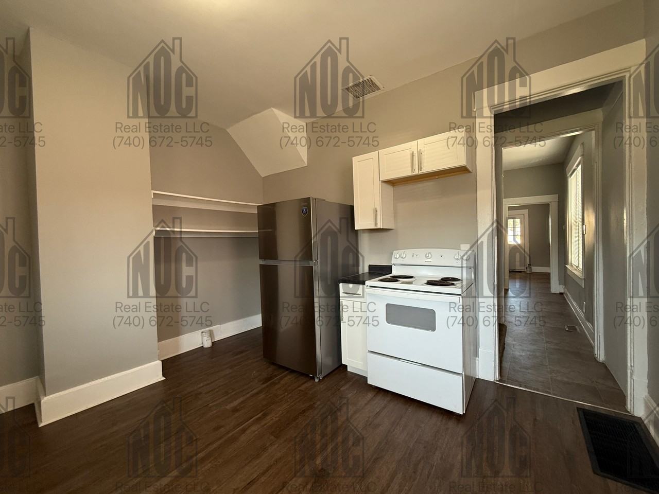 438 440 E Locust St. - 440 #440 - Photo 3 of 14