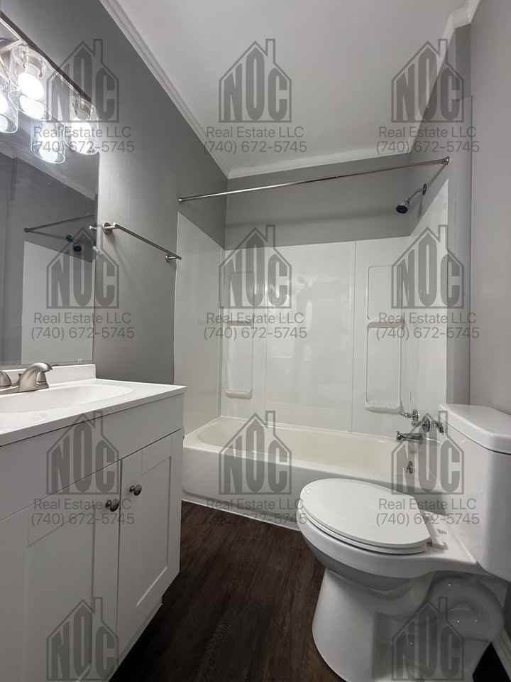 438 440 E Locust St. - 440 #440 - Photo 4 of 14