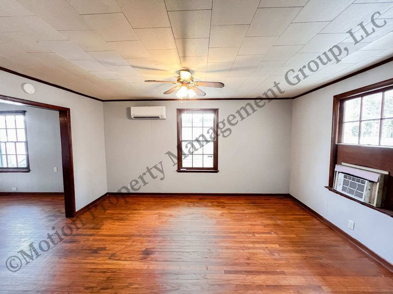 1814 S Holly St - Photo 5 of 14