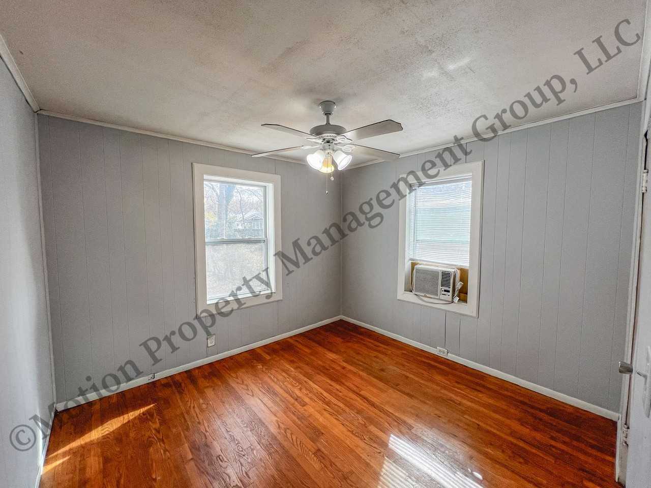 1814 S Holly St - Photo 6 of 14