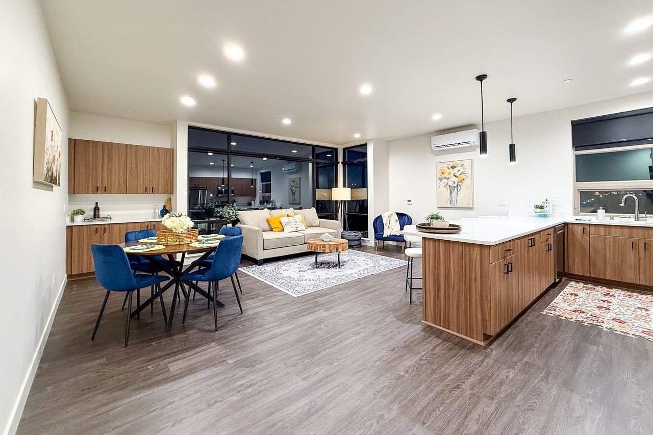 The Towns On Elm - Photo 3 of 50