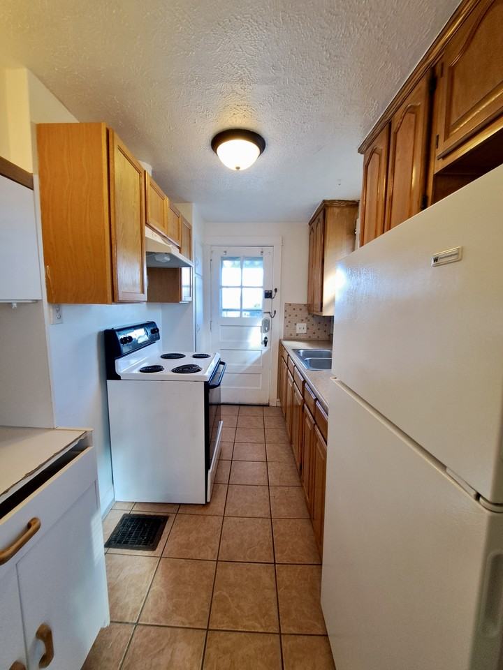 2366 Emerson Ave #2 - Photo 4 of 9