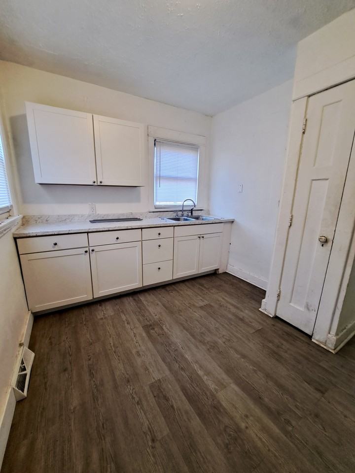 87 Mary Ave #87 - Photo 4 of 8