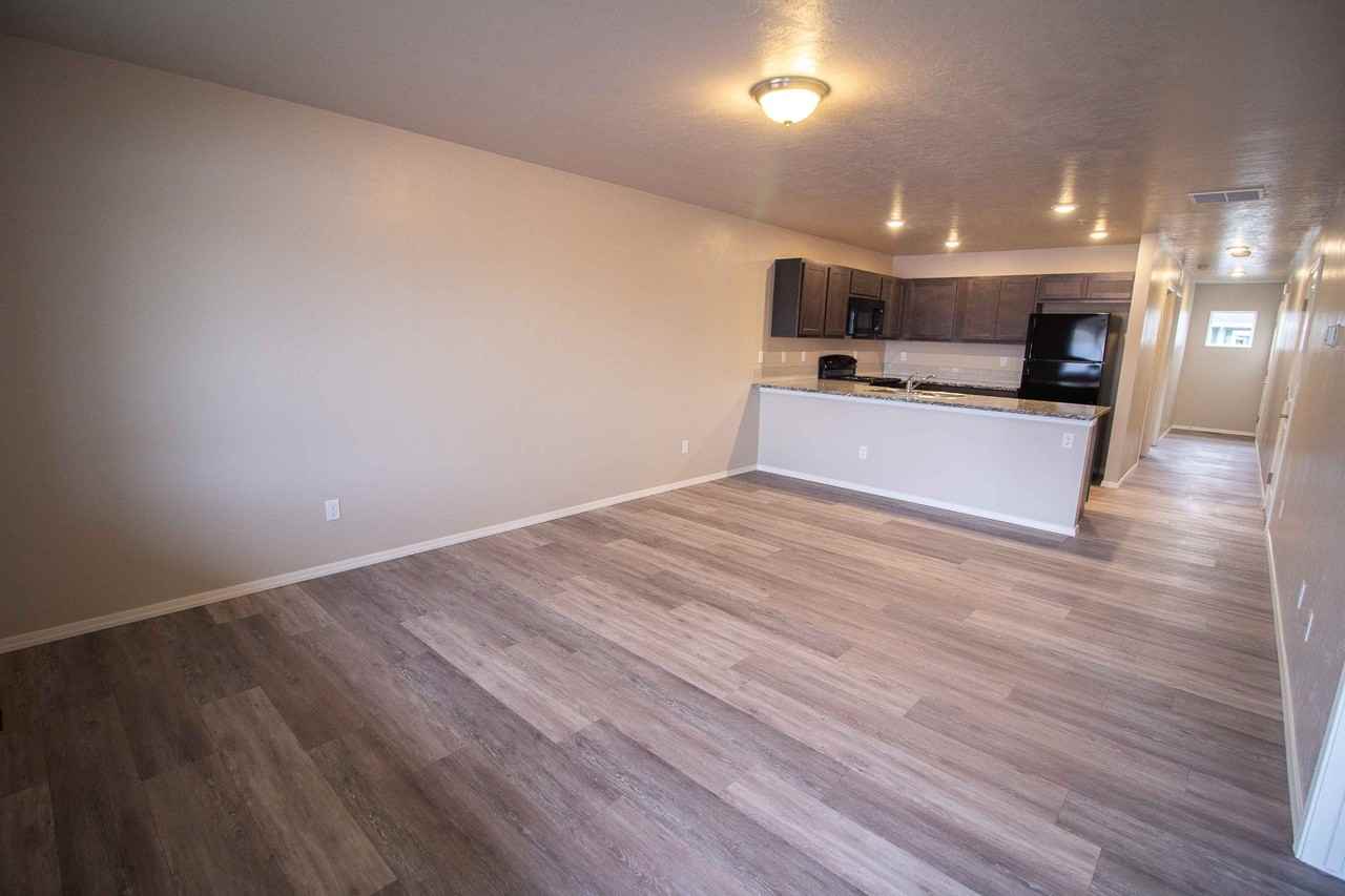 390 W Greenhurst Rd #390-3 - Photo 3 of 9