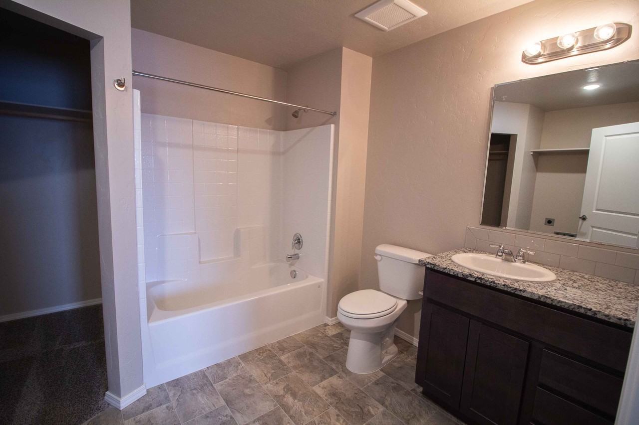 390 W Greenhurst Rd #390-3 - Photo 5 of 9