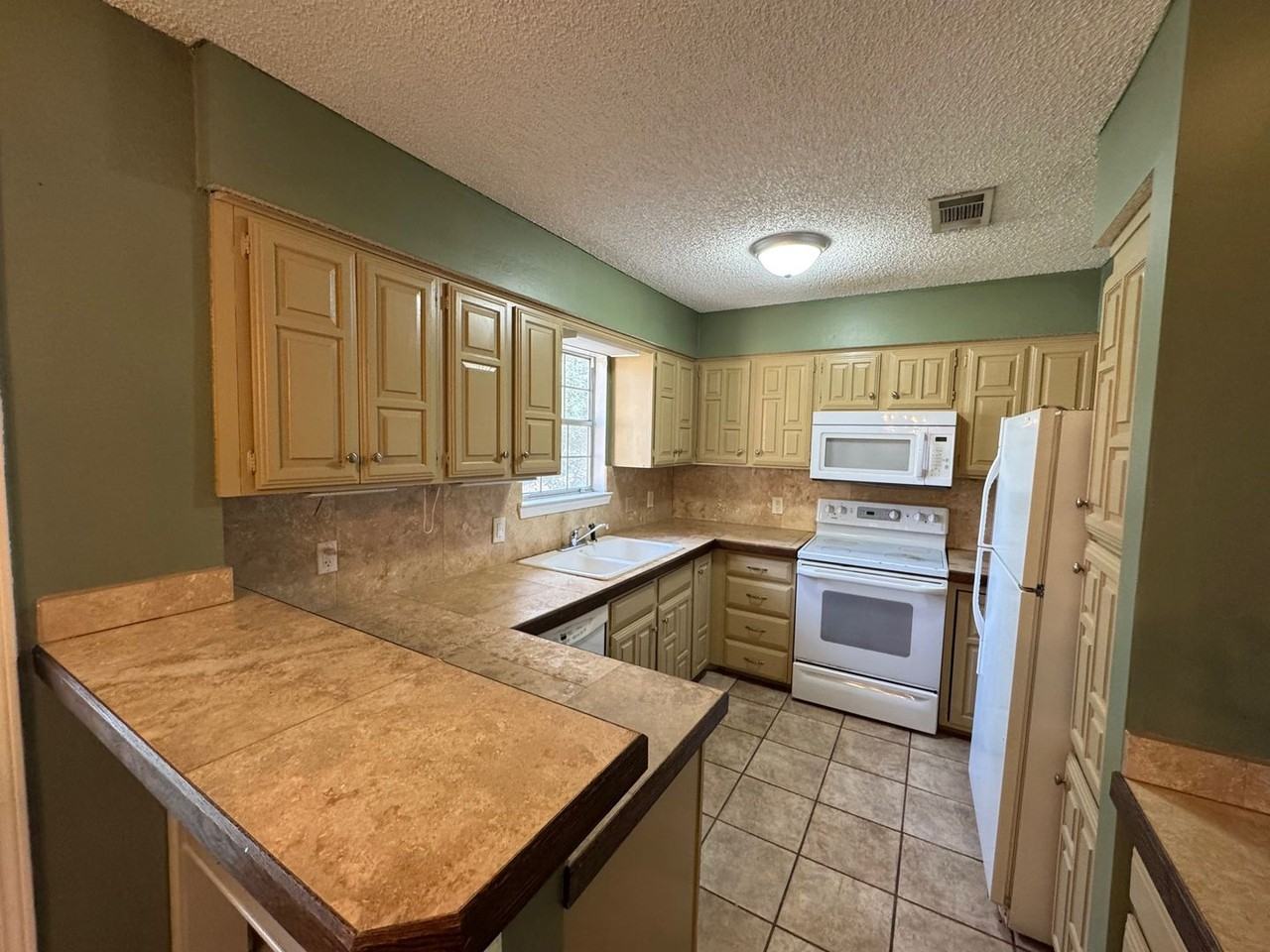 3811 Kimberly Dr - Photo 5 of 8