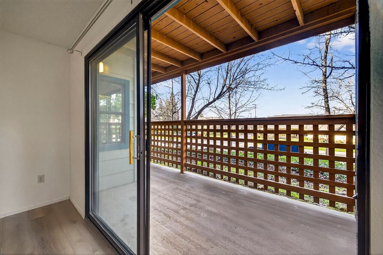 Sierra Sunrise Apartments - Photo 7 of 25