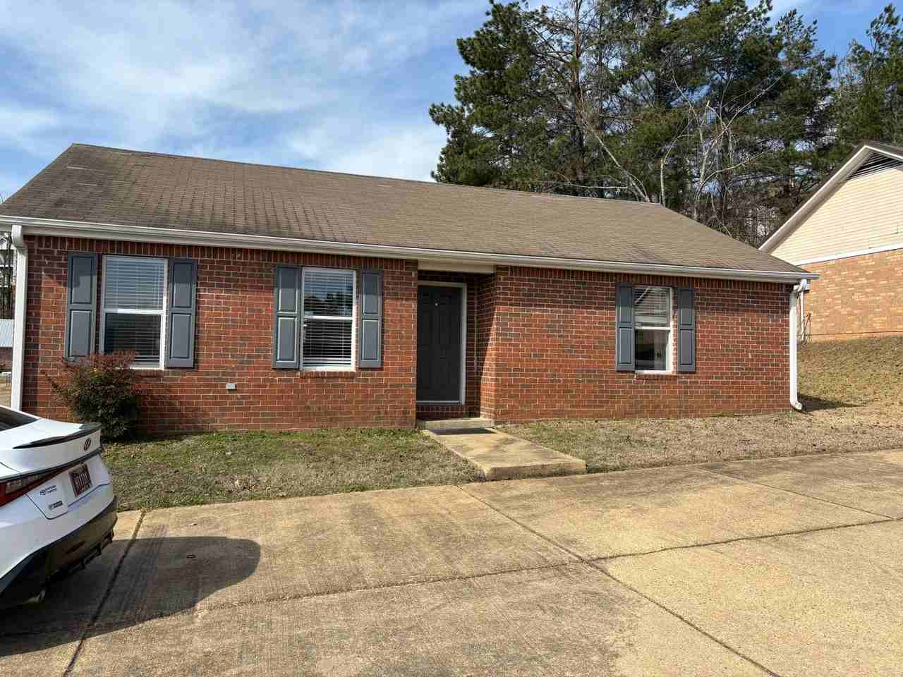 108 Shiloh Dr - Photo 2 of 18